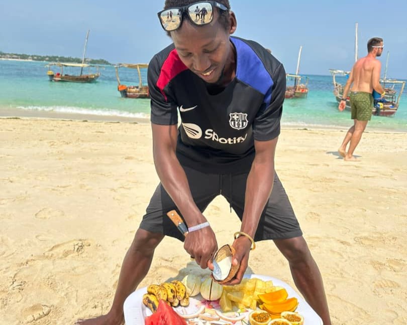 Fresh seafood lunch on board the boat for Blue Safari Tour